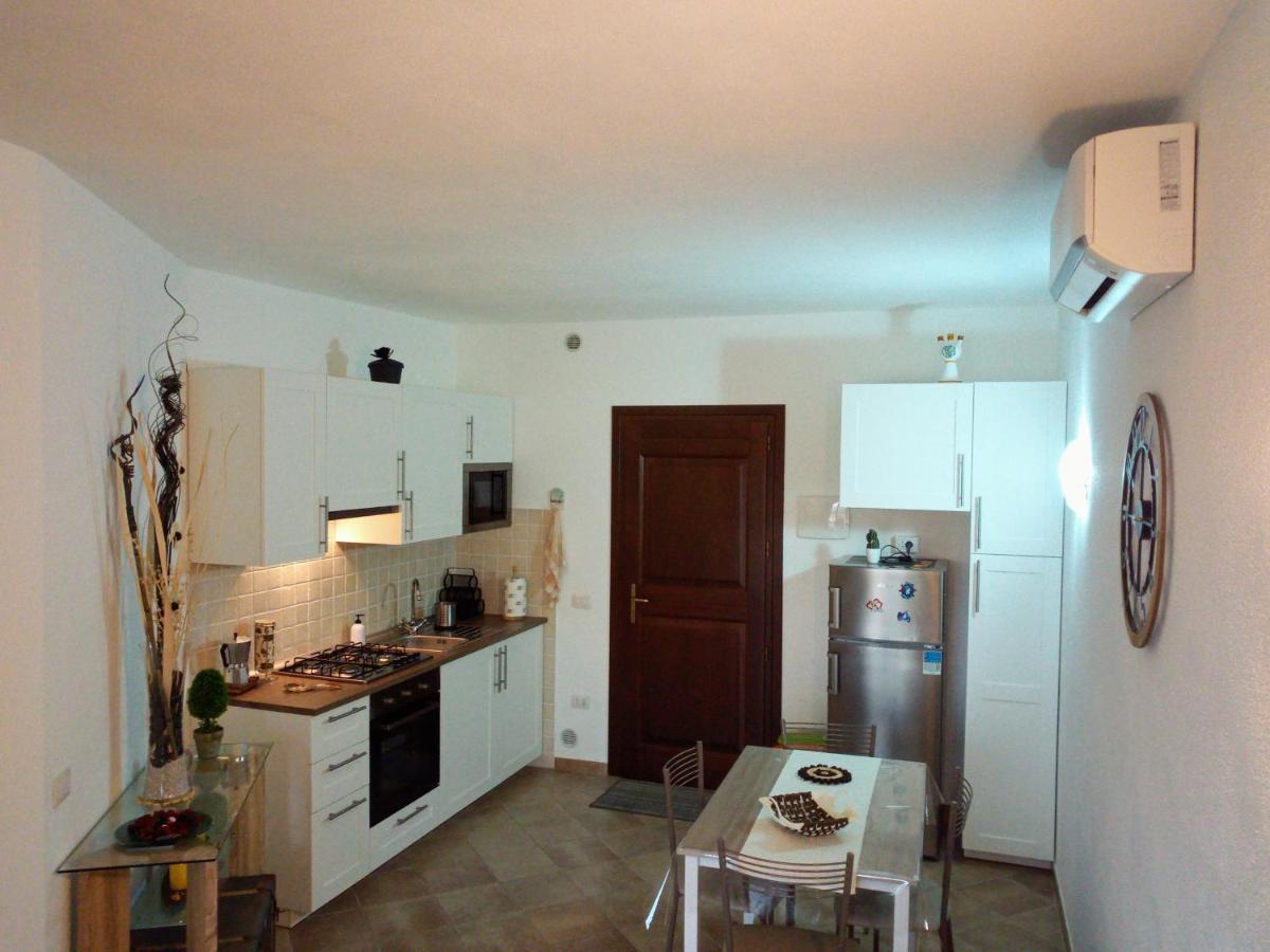 Superbe Appartement Dans Petite Residence . Badesi Exterior foto